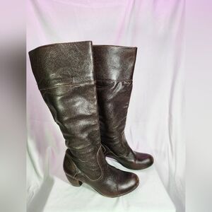 Knee High Leather Boots 2.5  Stacked Heel Height Brown Sz 8M